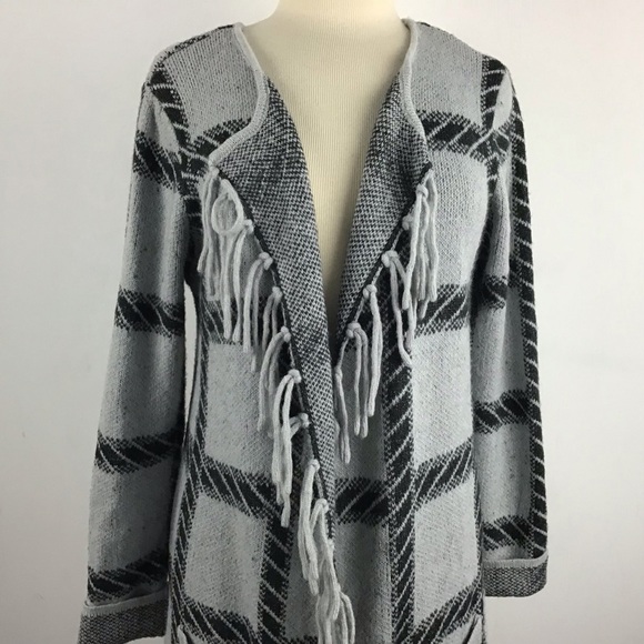 ADRIENNE VITTADINI
Long Sleeve Cardigan with Fringe Trim and Patch Pockets Large - Picture 2 of 9